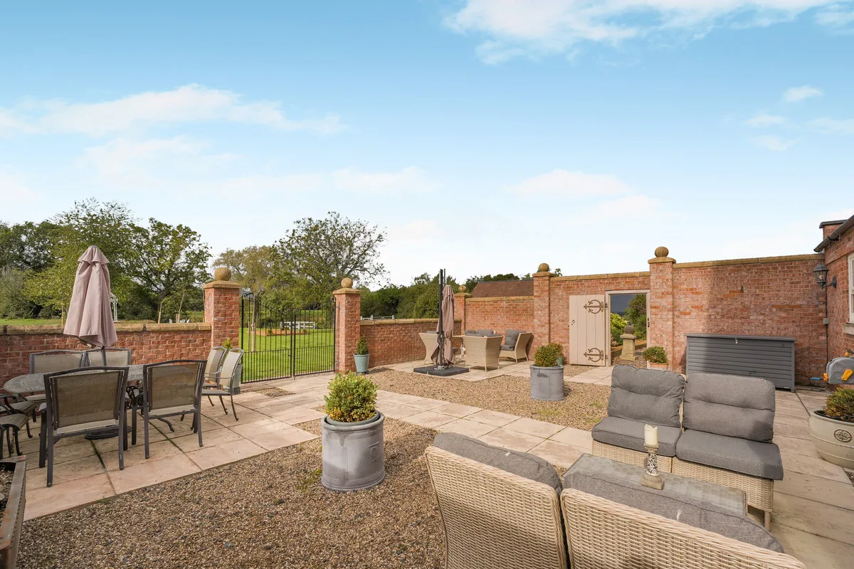 Broadhill, Gnosall, ST20, photo 34