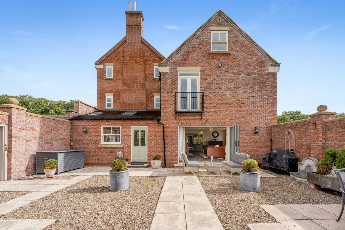 Broadhill, Gnosall, ST20, photo 33