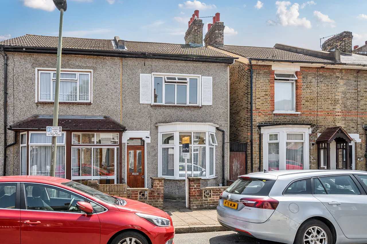 3 bed house to rent — Park End, Bromley, BR1