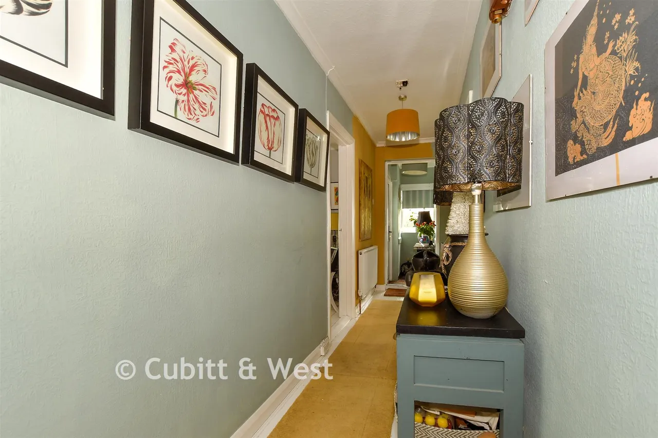 Greenfield Crescent, Patcham, BN1, photo 14