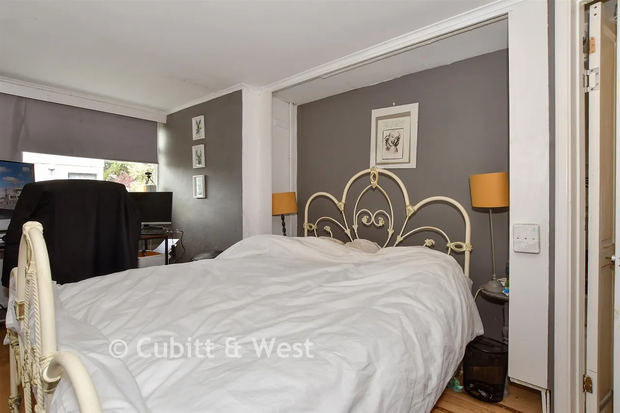 Greenfield Crescent, Patcham, BN1, photo 9