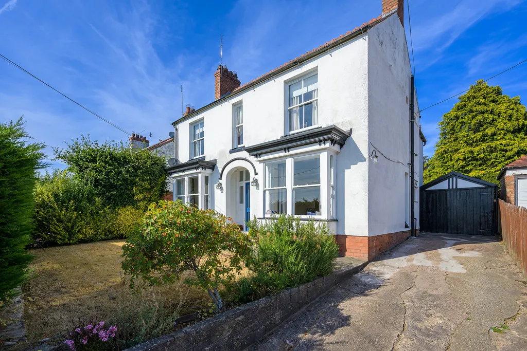 4 bed house for sale, Brook Road, Whitchurch