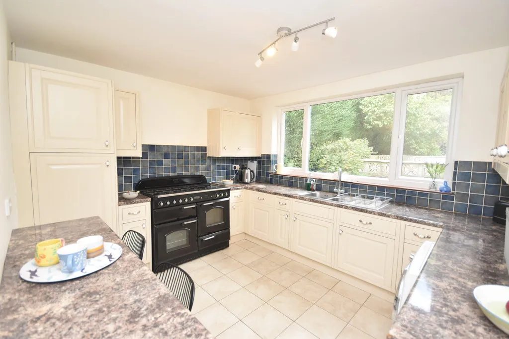 Brook Road, Whitchurch, photo 3