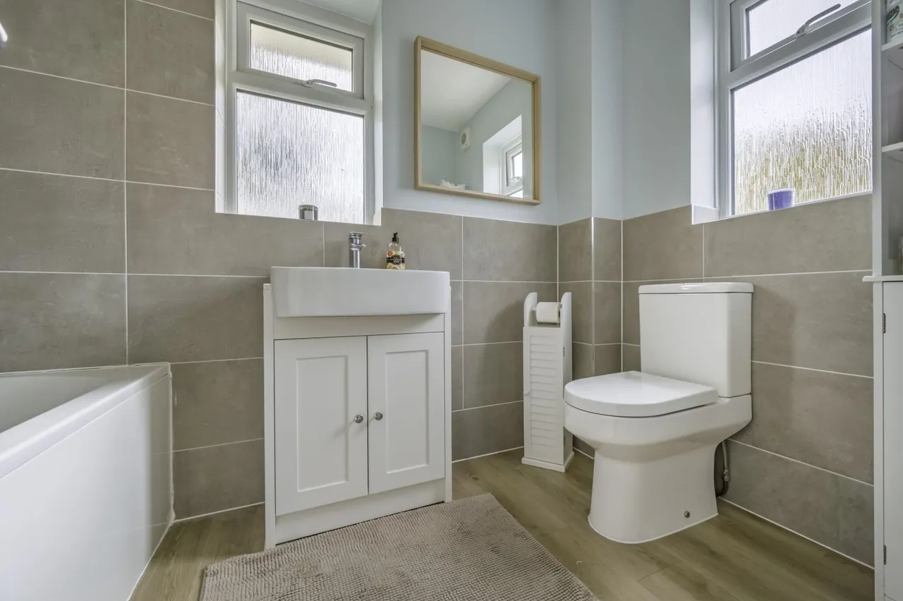 Oakleaze, Minety, SN16, photo 12