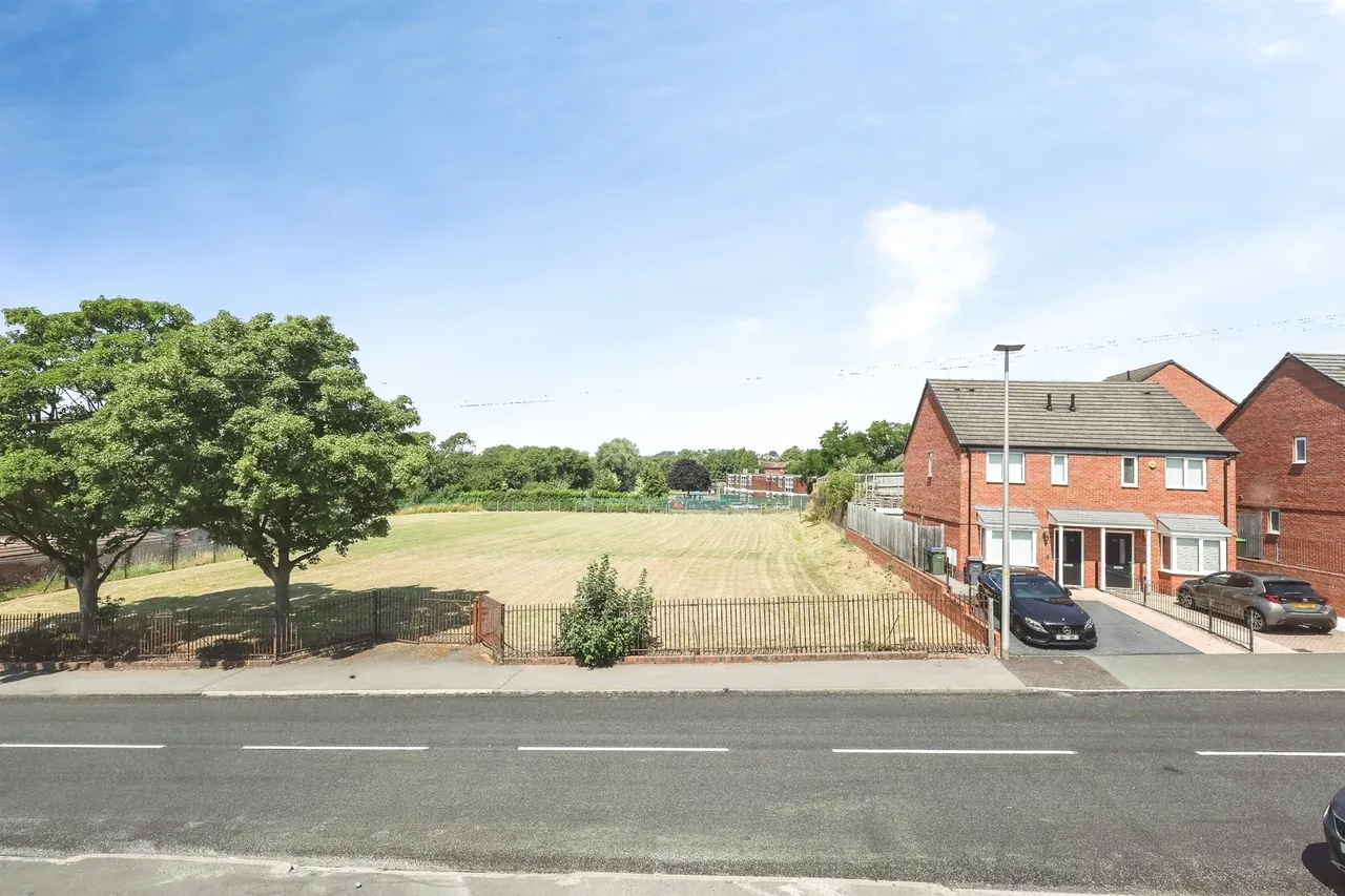Doulton Road, Rowley Regis, B65, photo 22