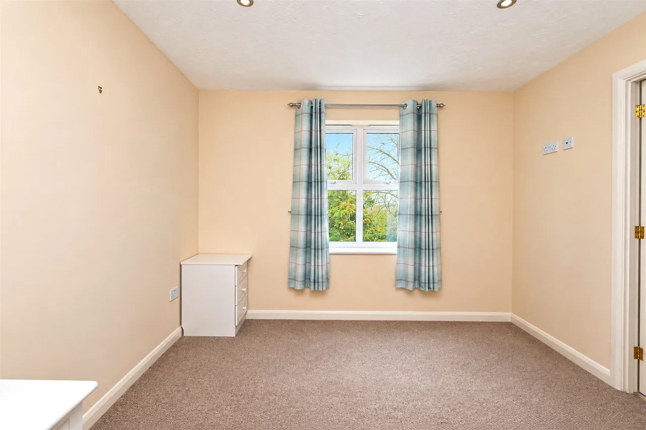 Regent Court, Norn Hill, Basingstoke, RG21, photo 3