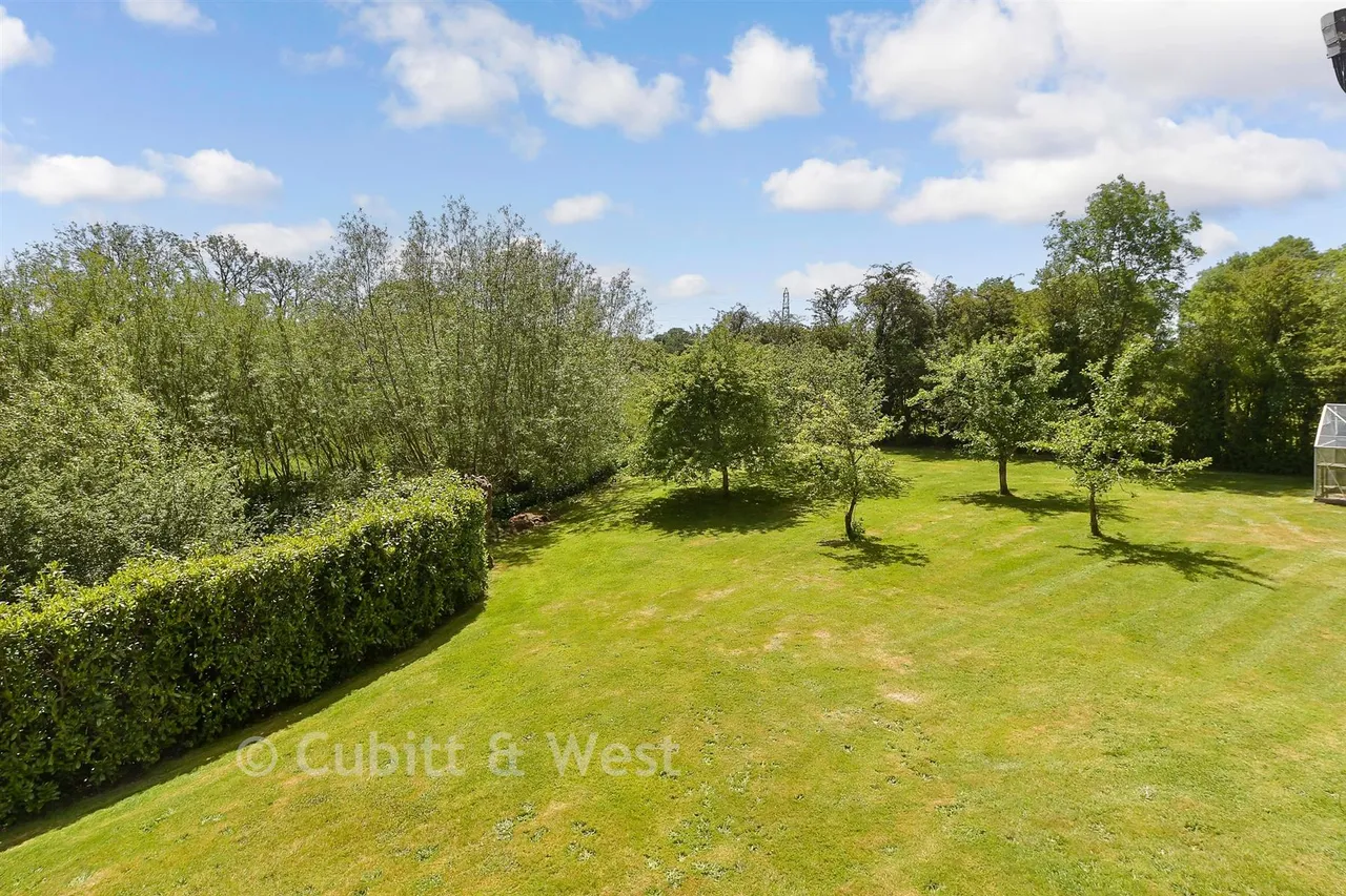 Meath Green Lane, Horley, RH6, photo 3