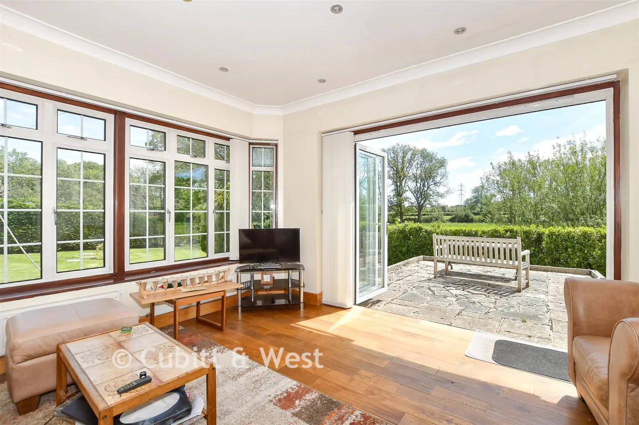 Meath Green Lane, Horley, RH6, photo 5
