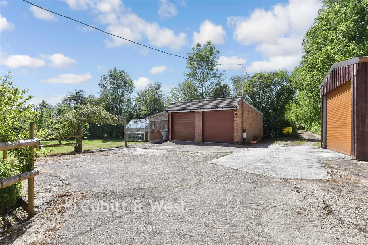 Meath Green Lane, Horley, RH6, photo 15