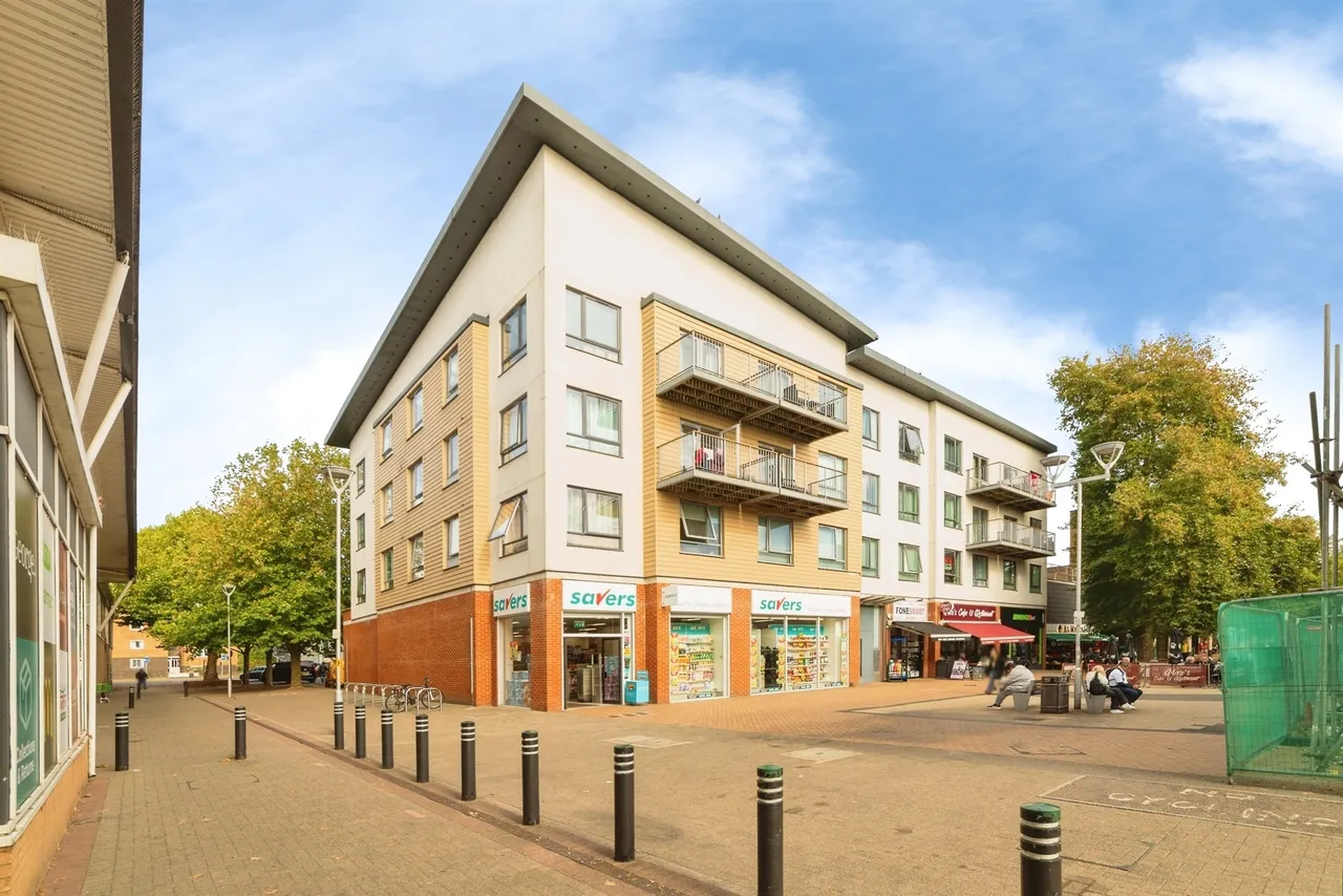 2 bed flat for sale, Town Centre, Hatfield, AL10