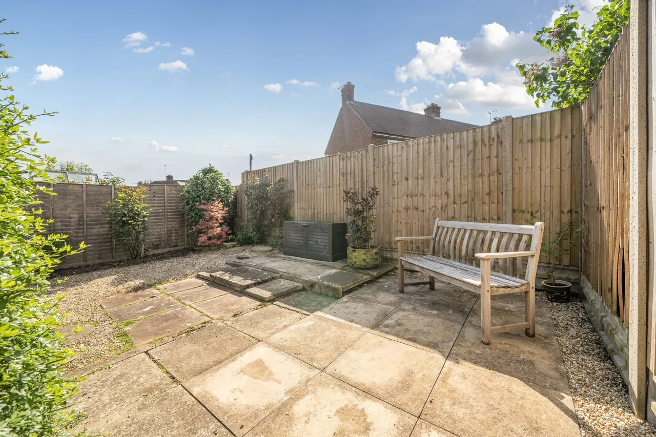 Ravelin Close, Crondall, Farnham, GU10 5PS, photo 11