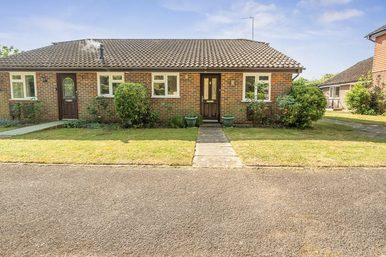 Ravelin Close, Crondall, Farnham, GU10 5PS, photo 15