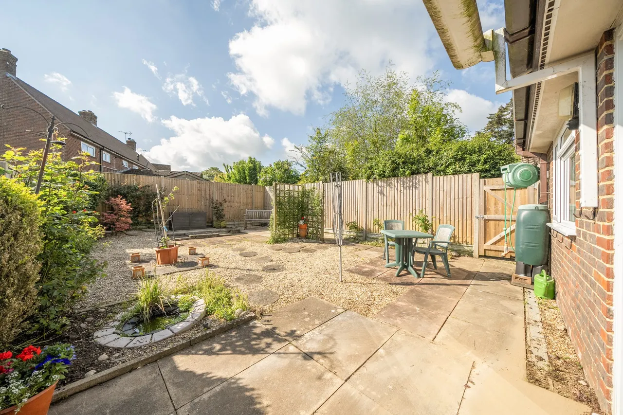 Ravelin Close, Crondall, Farnham, GU10 5PS, photo 12