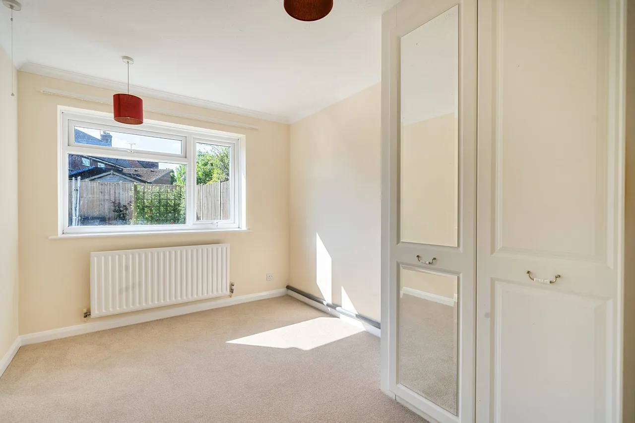 Ravelin Close, Crondall, Farnham, GU10 5PS, photo 9