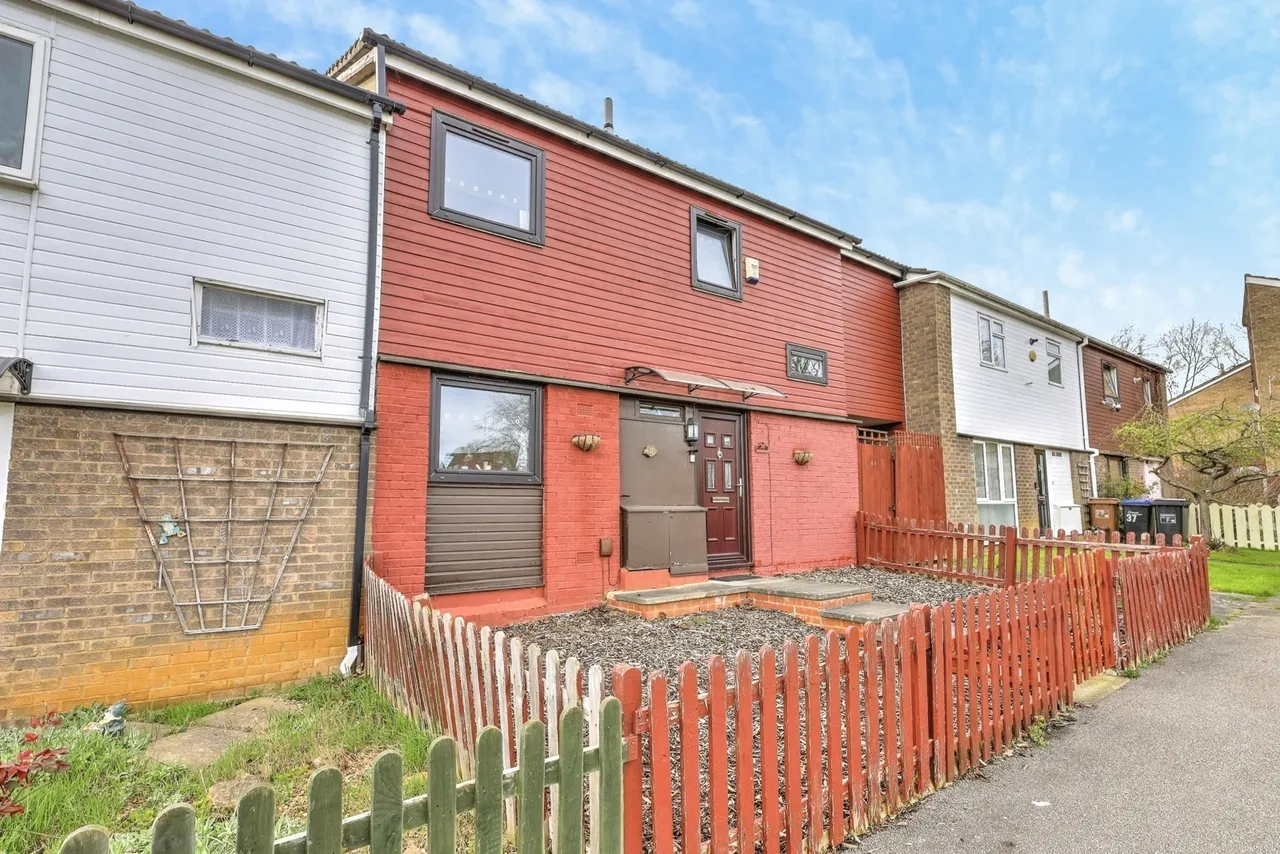 4 bed house for sale — Far Meadow Court, Northampton, Northamptonshire, NN3