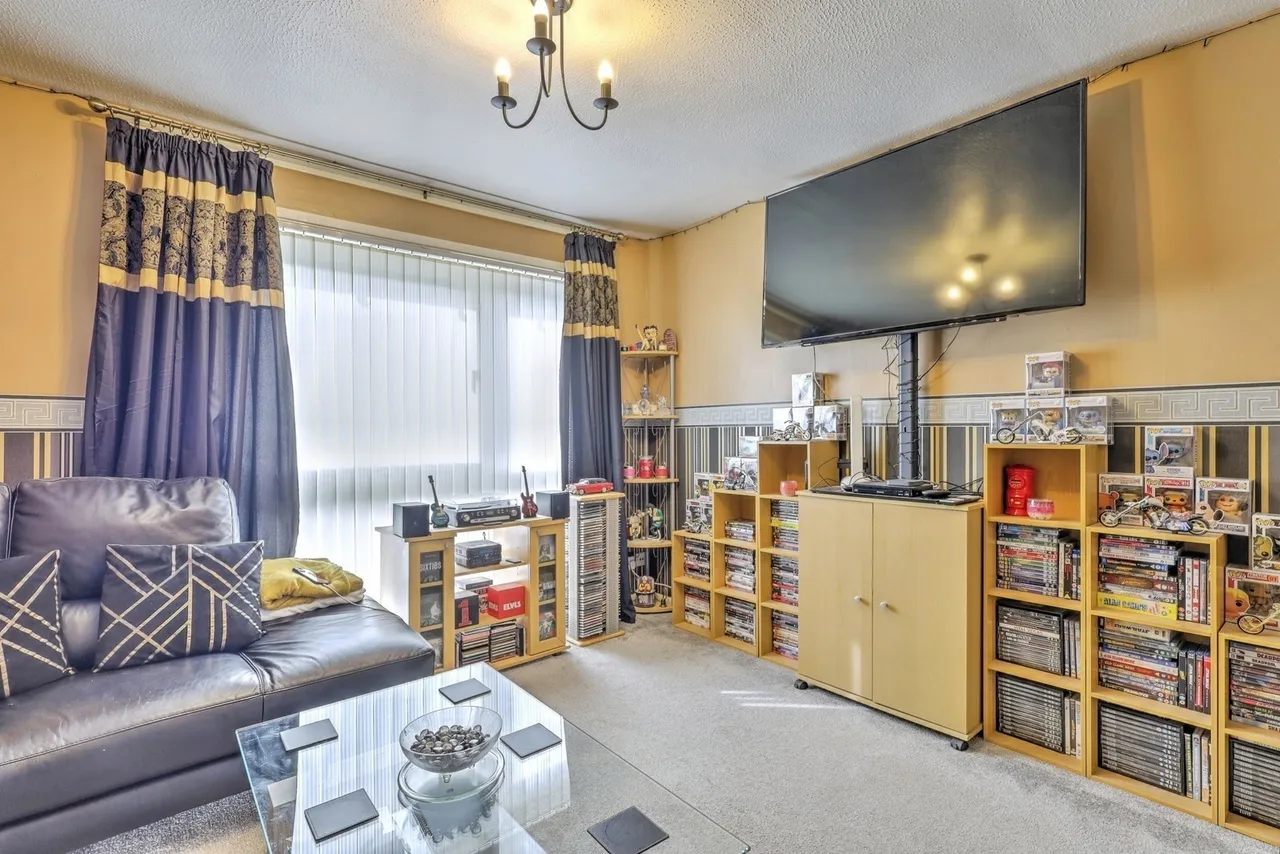 Far Meadow Court, Northampton, Northamptonshire, NN3, photo 2