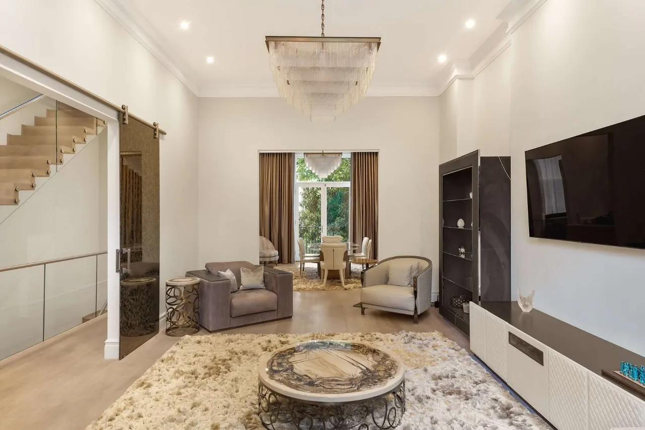 6 bed house to rent — Inverness Gardens, London, W8 4RN