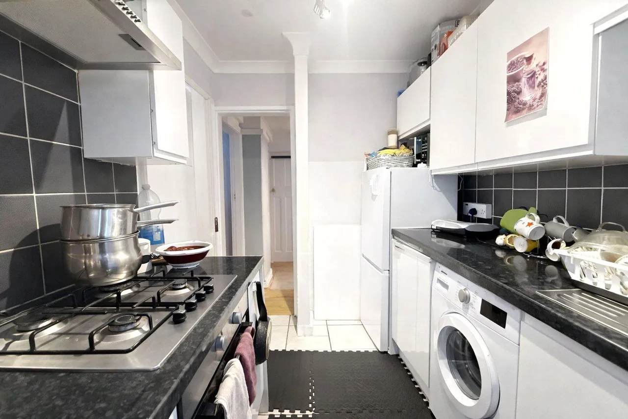 Lee High Road, London, SE13, photo 4