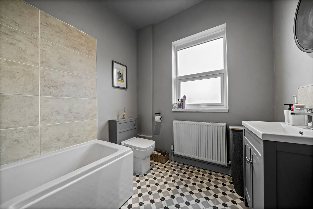 Winmarleigh Gardens, Leigh, Leigh, WN7 3JF, photo 14