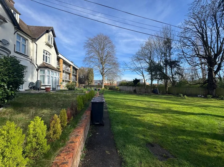 The Approach, Orpington, BR6, photo 8