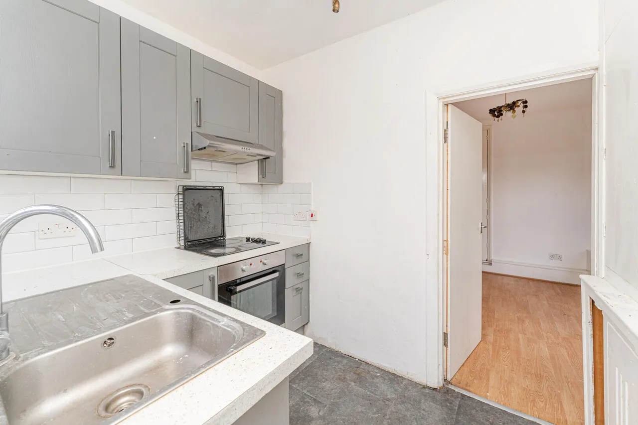 Gladstone Avenue, Wood Green, N22, photo 3