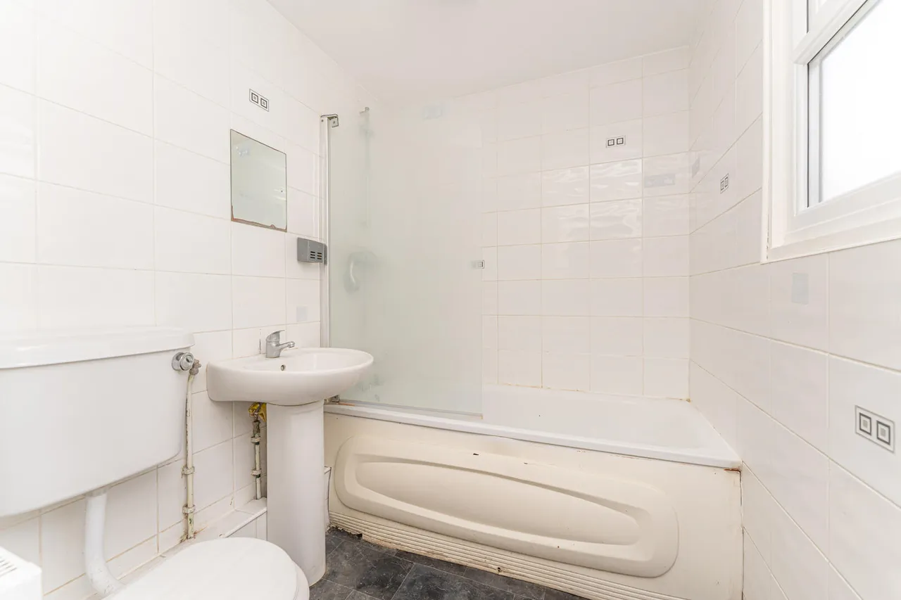 Gladstone Avenue, Wood Green, N22, photo 14