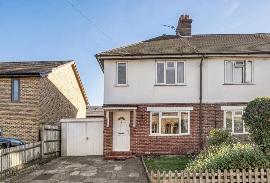 3 bed house for sale, St. Johns Road, Carshalton, SM5