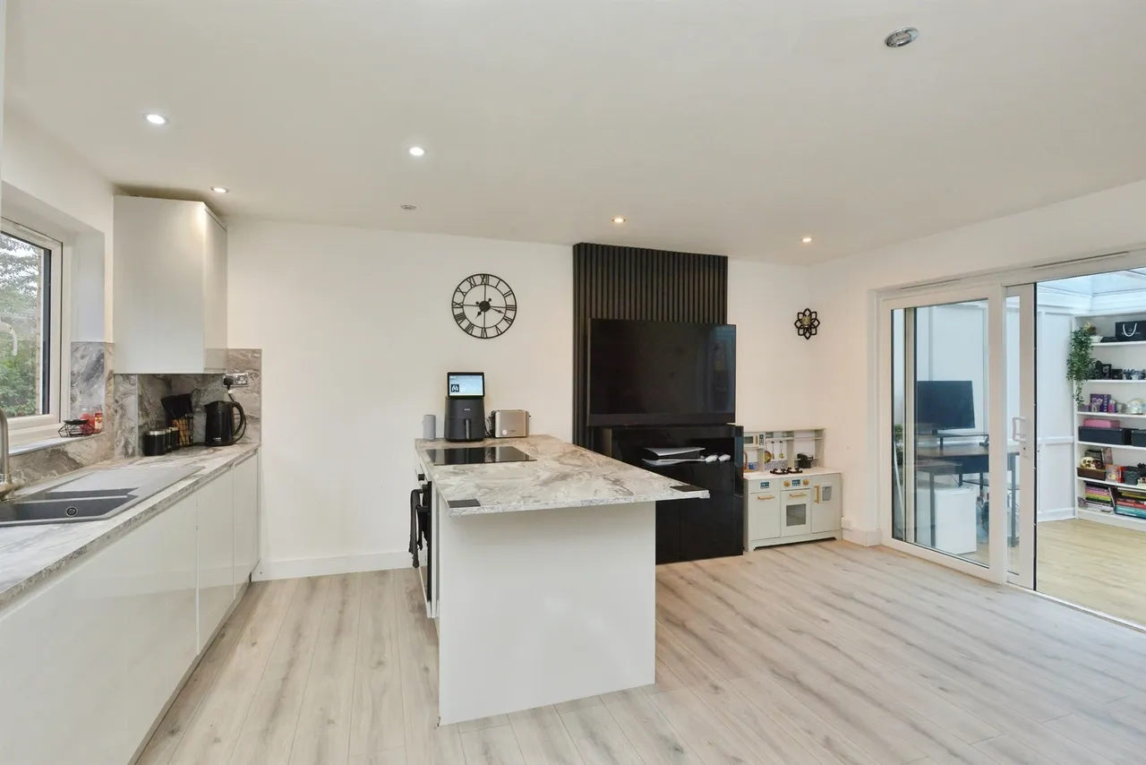 2 bed house for sale, Sutton Court, Emerson Valley, MK4