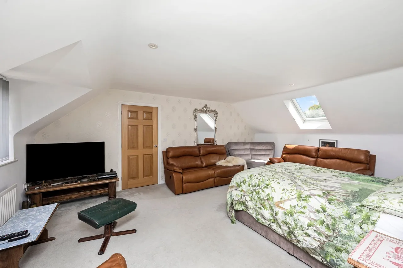 Firs Close, Horsham, RH12, photo 13