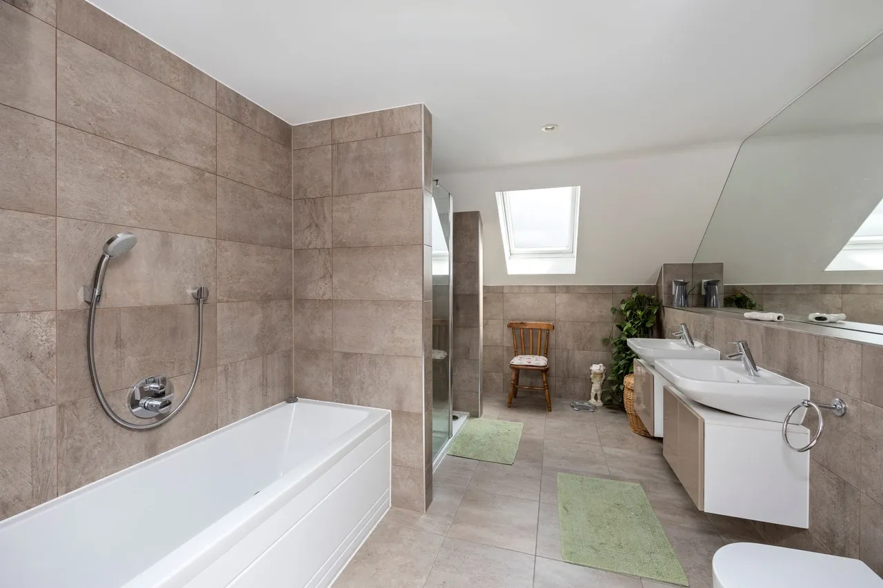 Firs Close, Horsham, RH12, photo 14