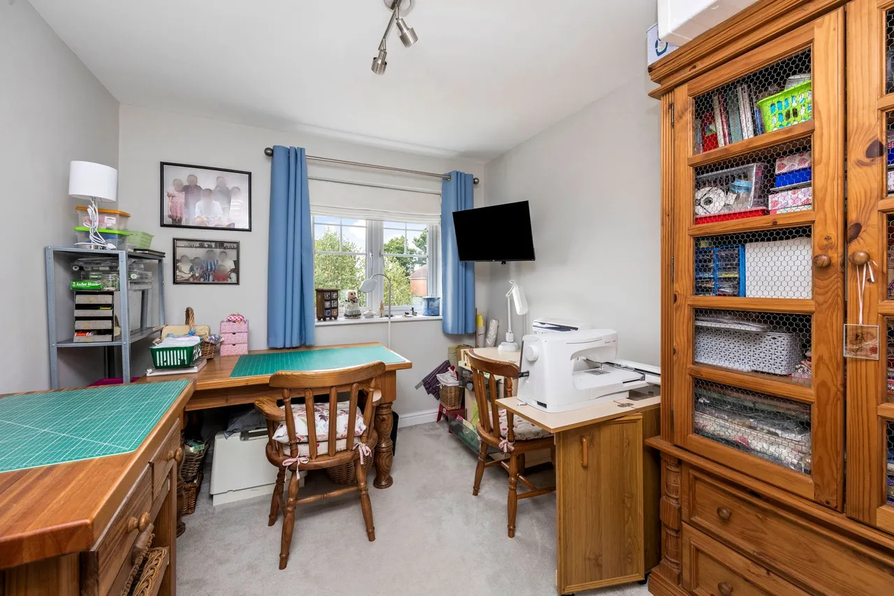Firs Close, Horsham, RH12, photo 20