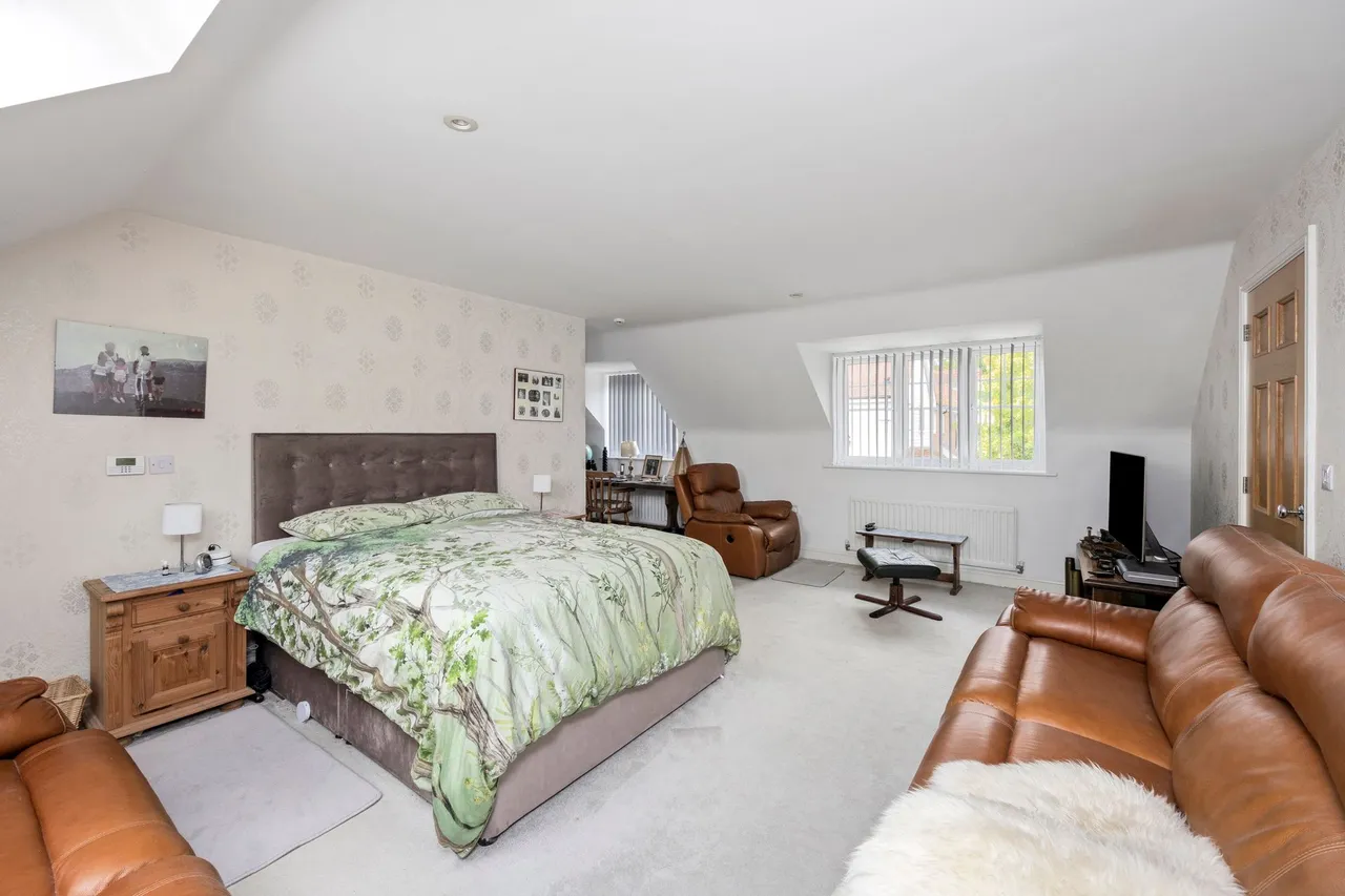 Firs Close, Horsham, RH12, photo 12
