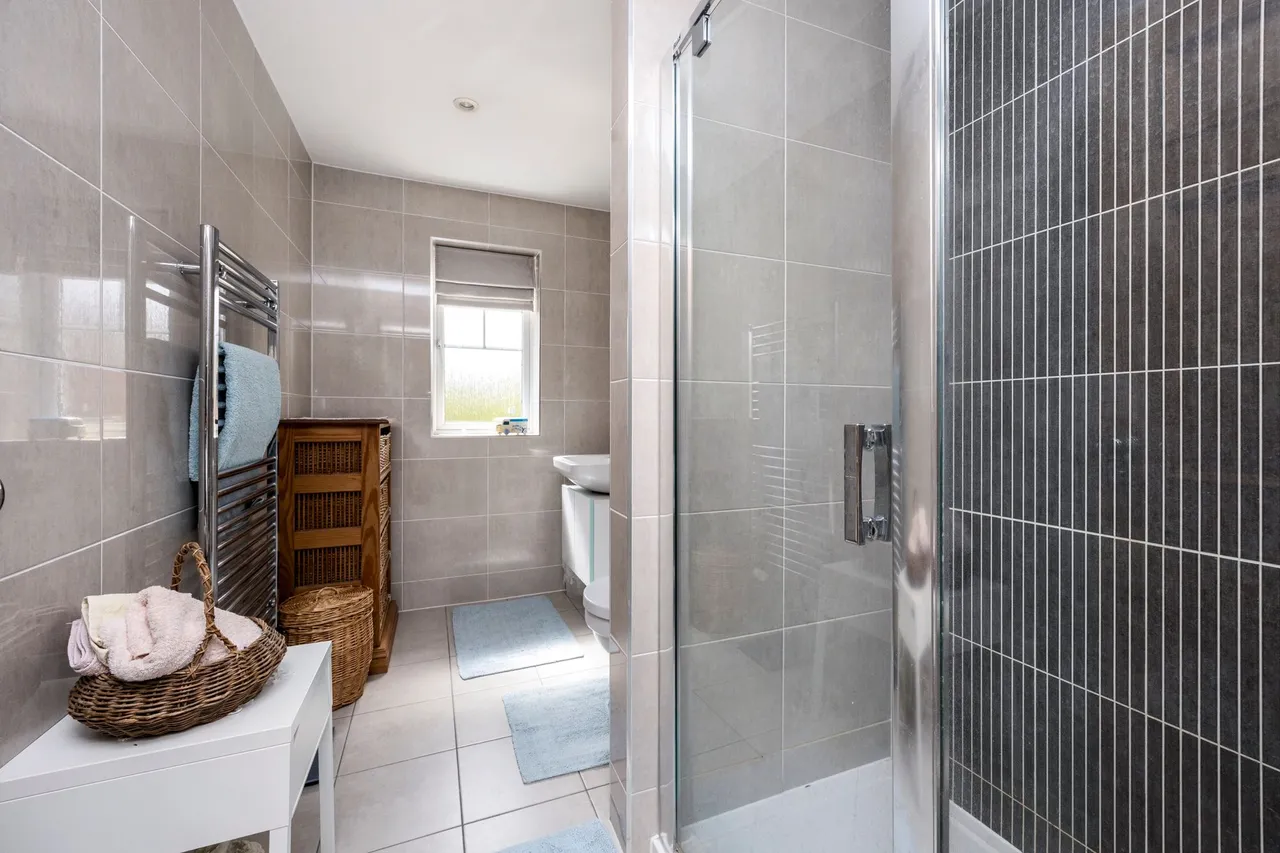 Firs Close, Horsham, RH12, photo 17