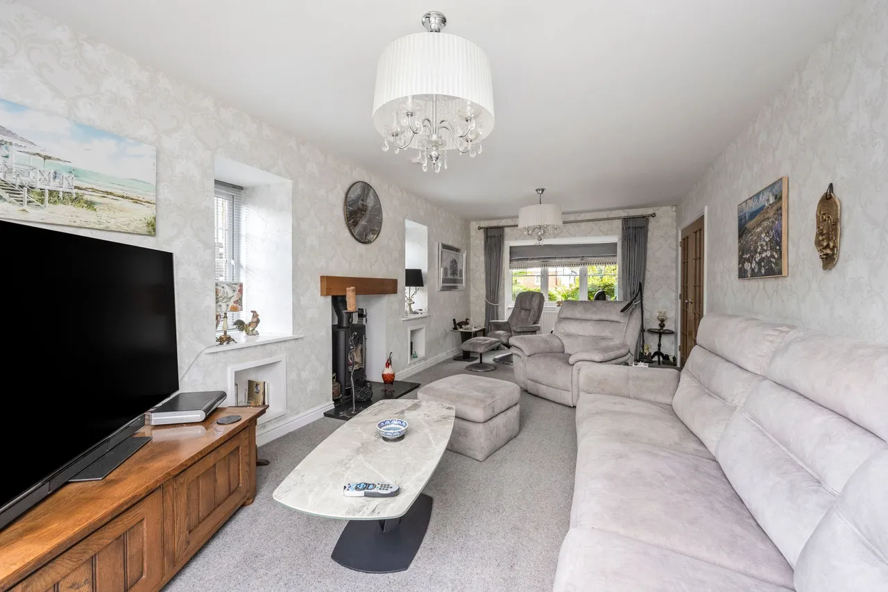 Firs Close, Horsham, RH12, photo 8