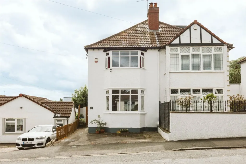 3 bed house for sale — 3, Springfield Grove, Westbury Park, Bristol, BS6 7XG