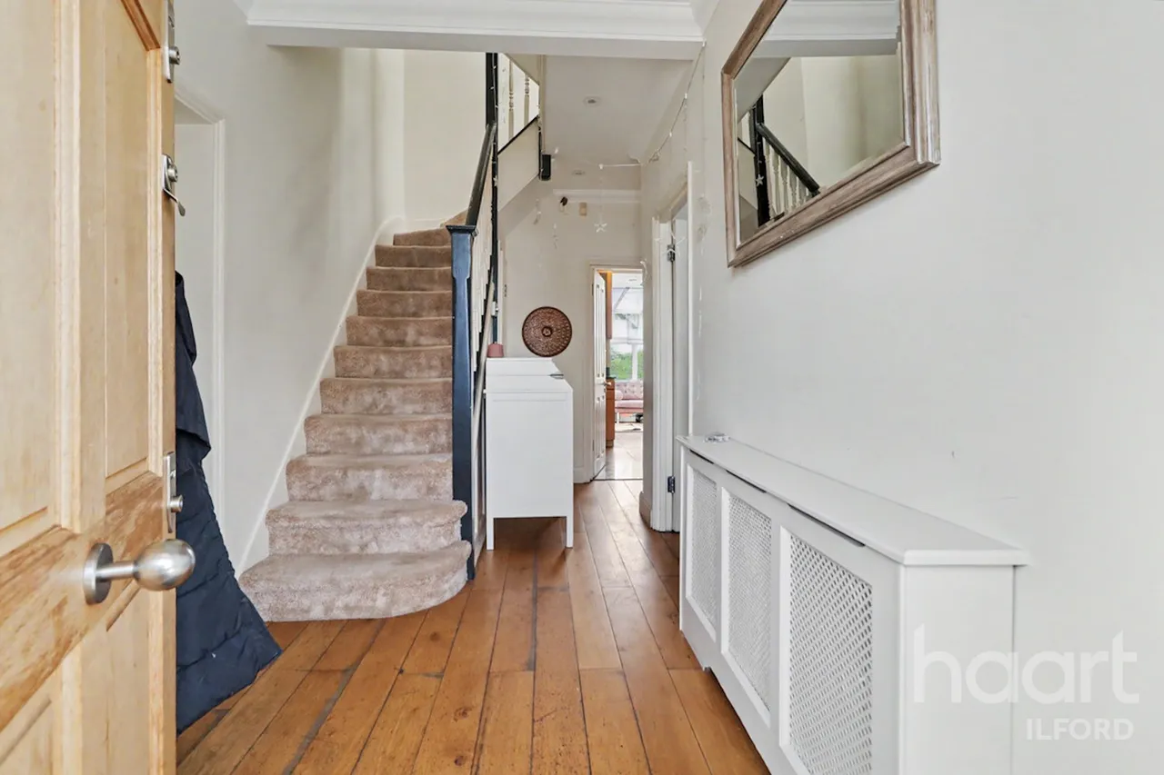 Canterbury Avenue, Ilford, IG1, photo 3