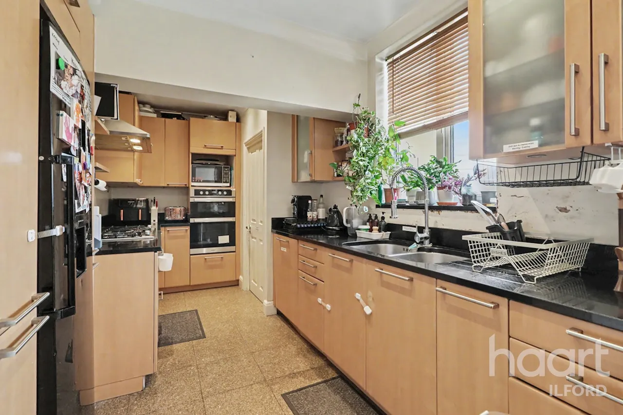 Canterbury Avenue, Ilford, IG1, photo 7