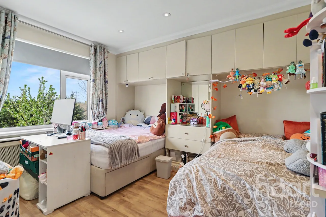 Canterbury Avenue, Ilford, IG1, photo 11