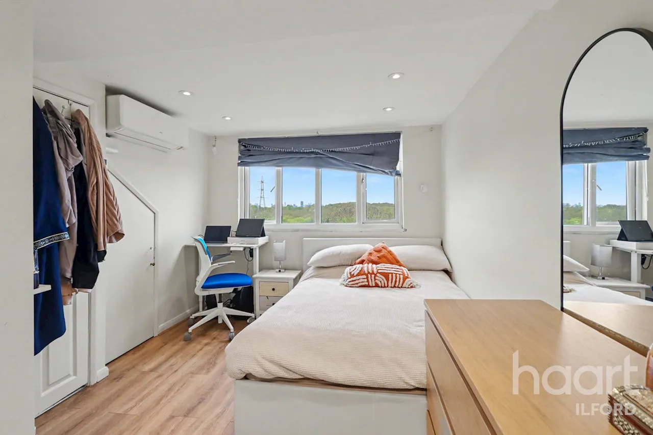 Canterbury Avenue, Ilford, IG1, photo 16