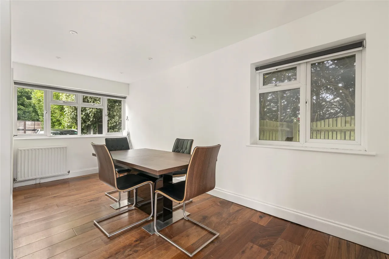 Dirtham Lane, Effingham, Leatherhead, Surrey, KT24, photo 5