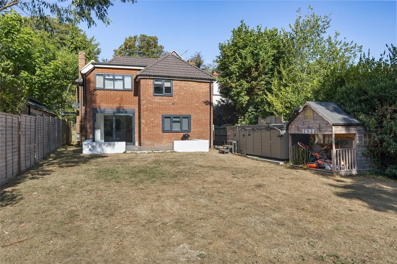 Dirtham Lane, Effingham, Leatherhead, Surrey, KT24, photo 12