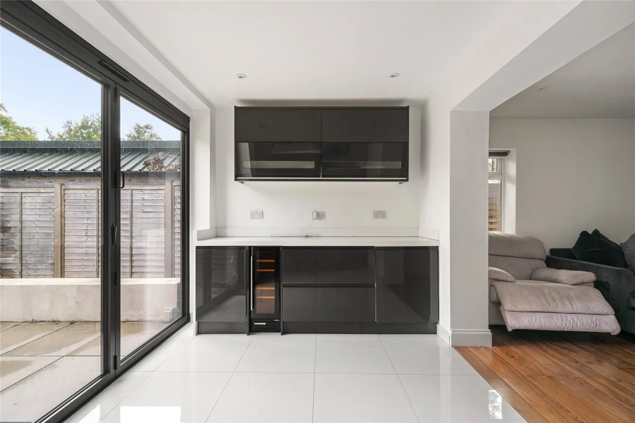 Dirtham Lane, Effingham, Leatherhead, Surrey, KT24, photo 2