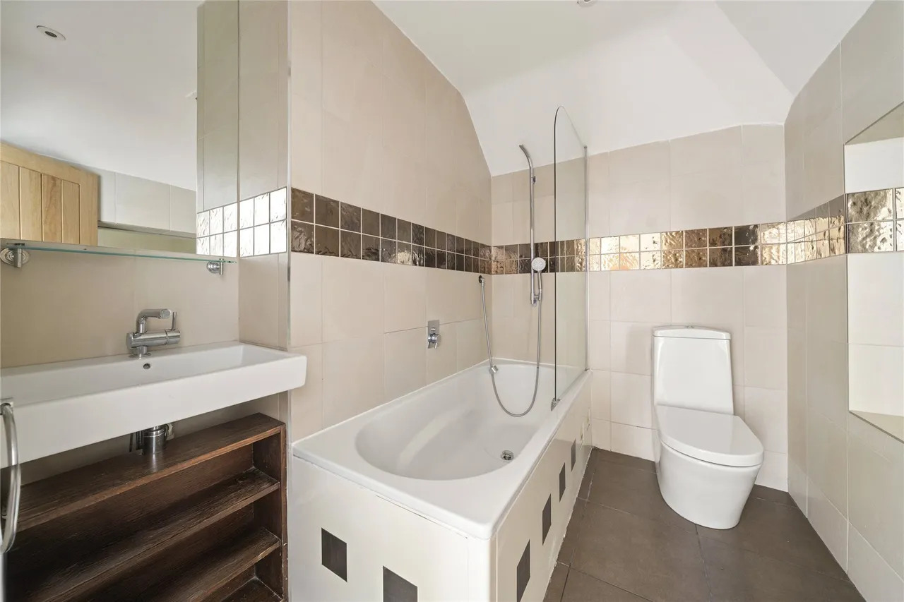 Dirtham Lane, Effingham, Leatherhead, Surrey, KT24, photo 9