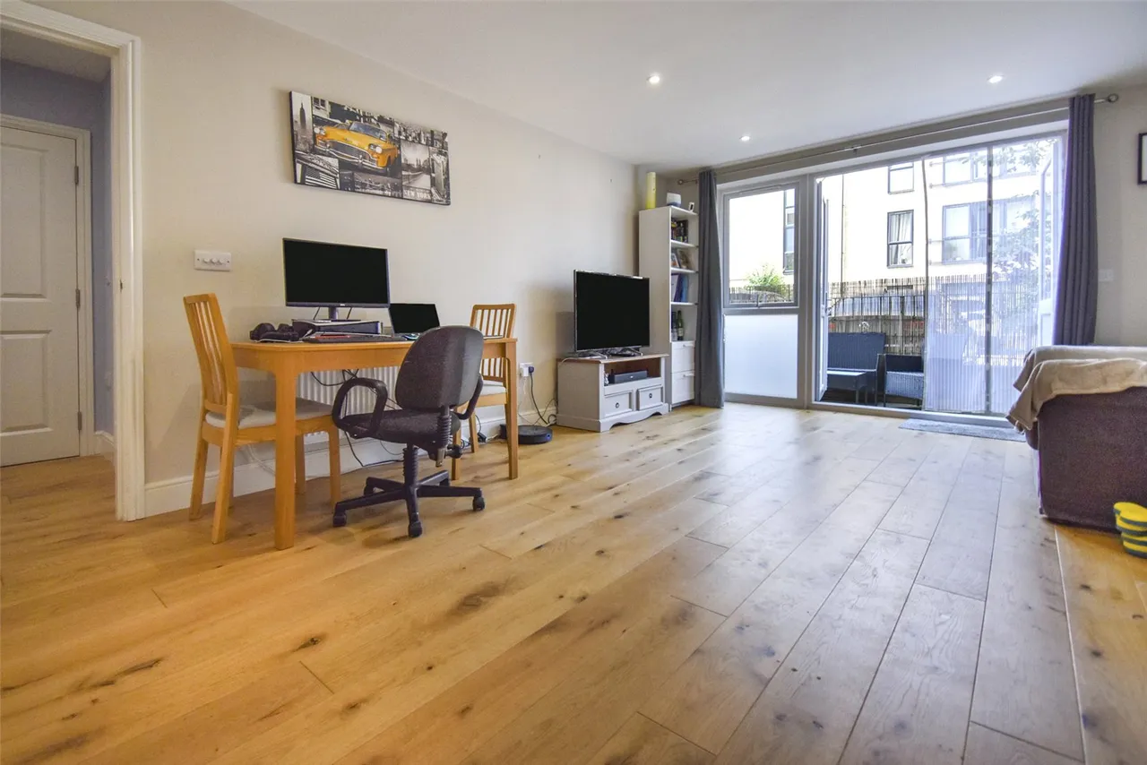 Exchange Close, Aldershot, Hampshire, GU11 2FD, photo 9