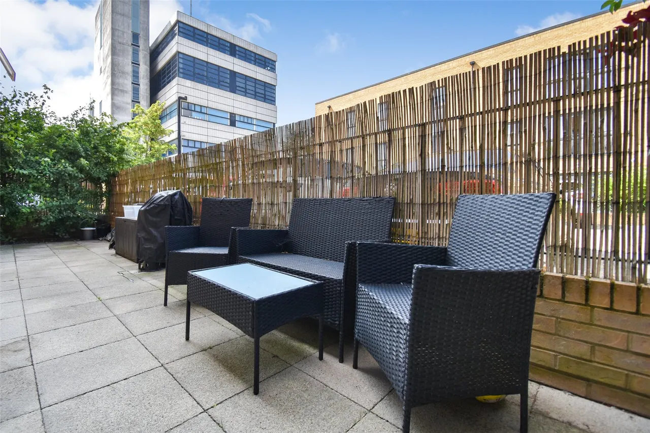 Exchange Close, Aldershot, Hampshire, GU11 2FD, photo 5