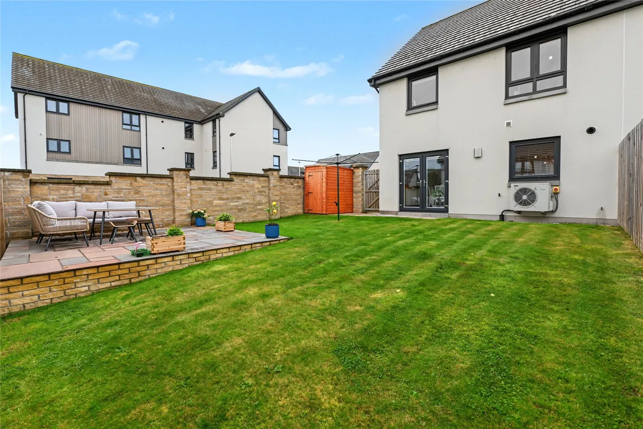 Kennaway Avenue, Perth, PH1, photo 15