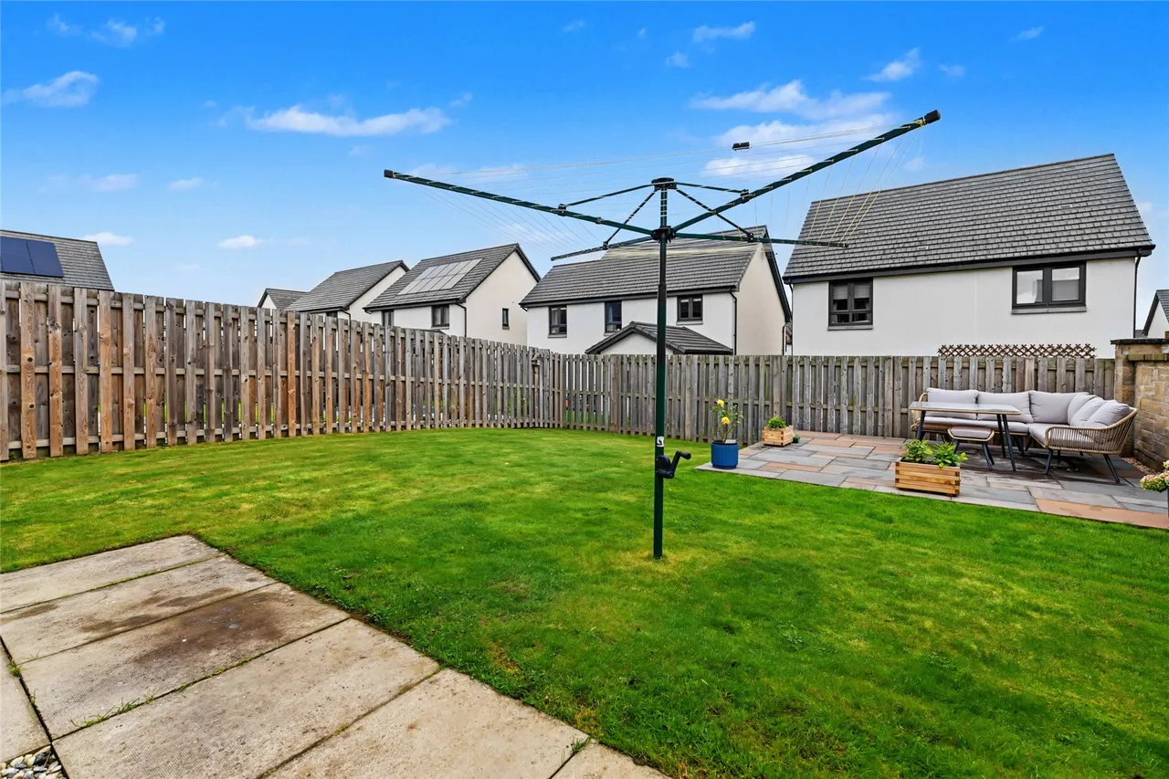 Kennaway Avenue, Perth, PH1, photo 14