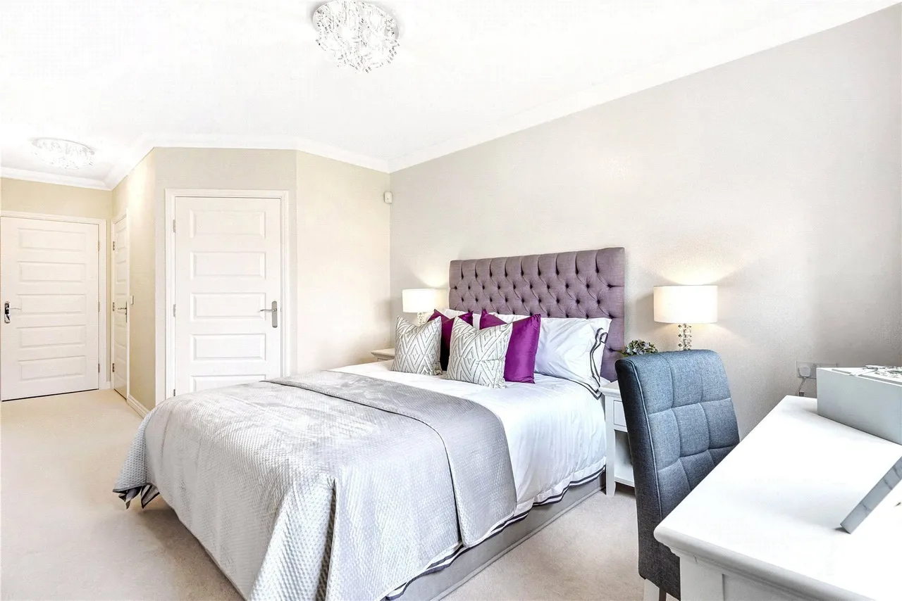 Botley Road, Park Gate, SO31, photo 3