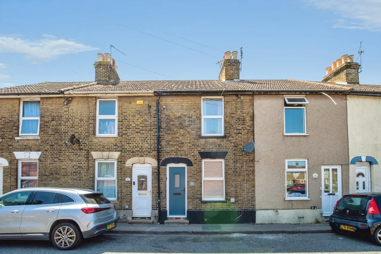 3 bed house for sale — High Street, Milton Regis, Sittingbourne, ME10