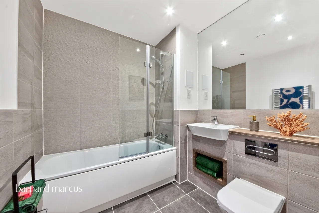 Toye Avenue, London, N20, photo 8